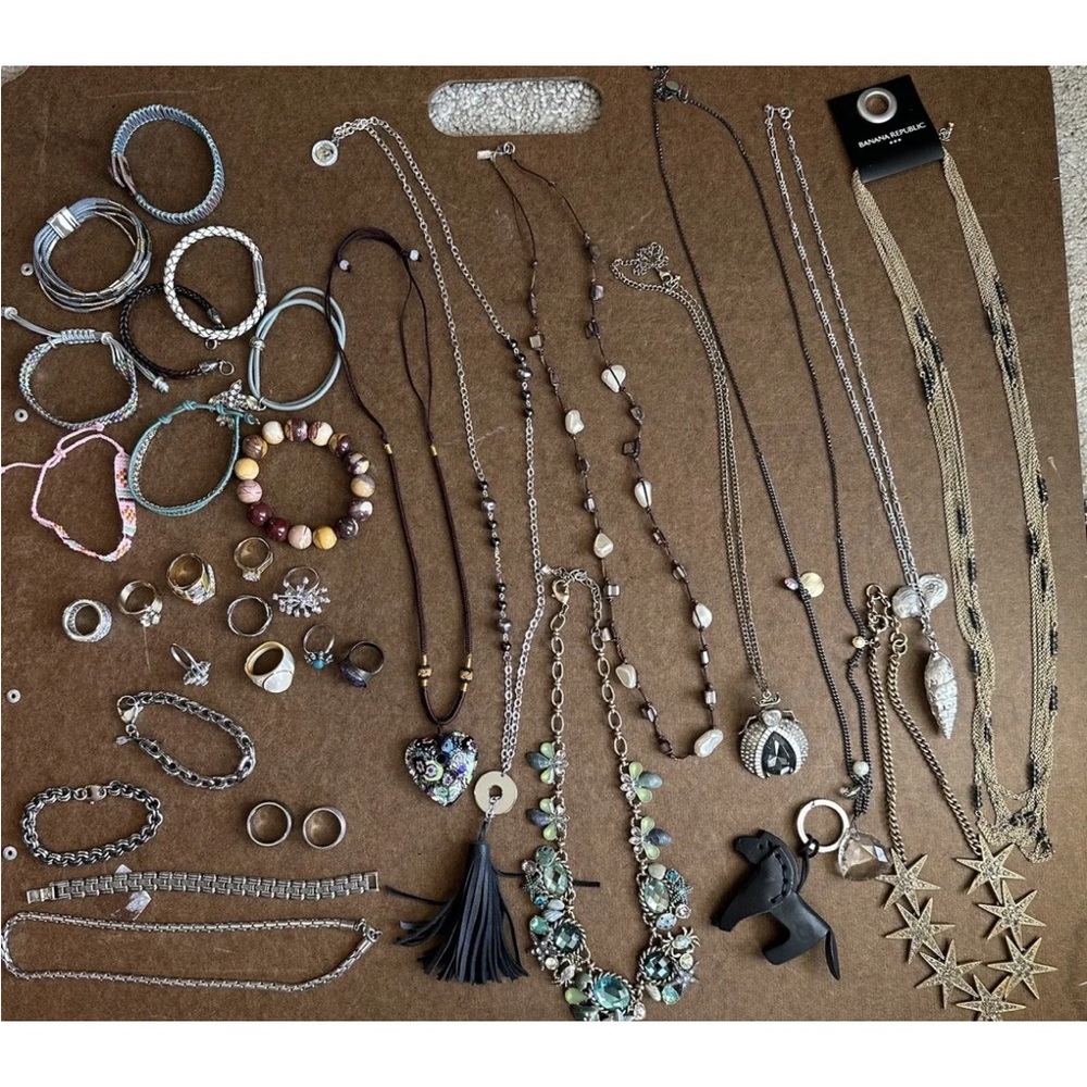 Miscellaneous jewelry lot